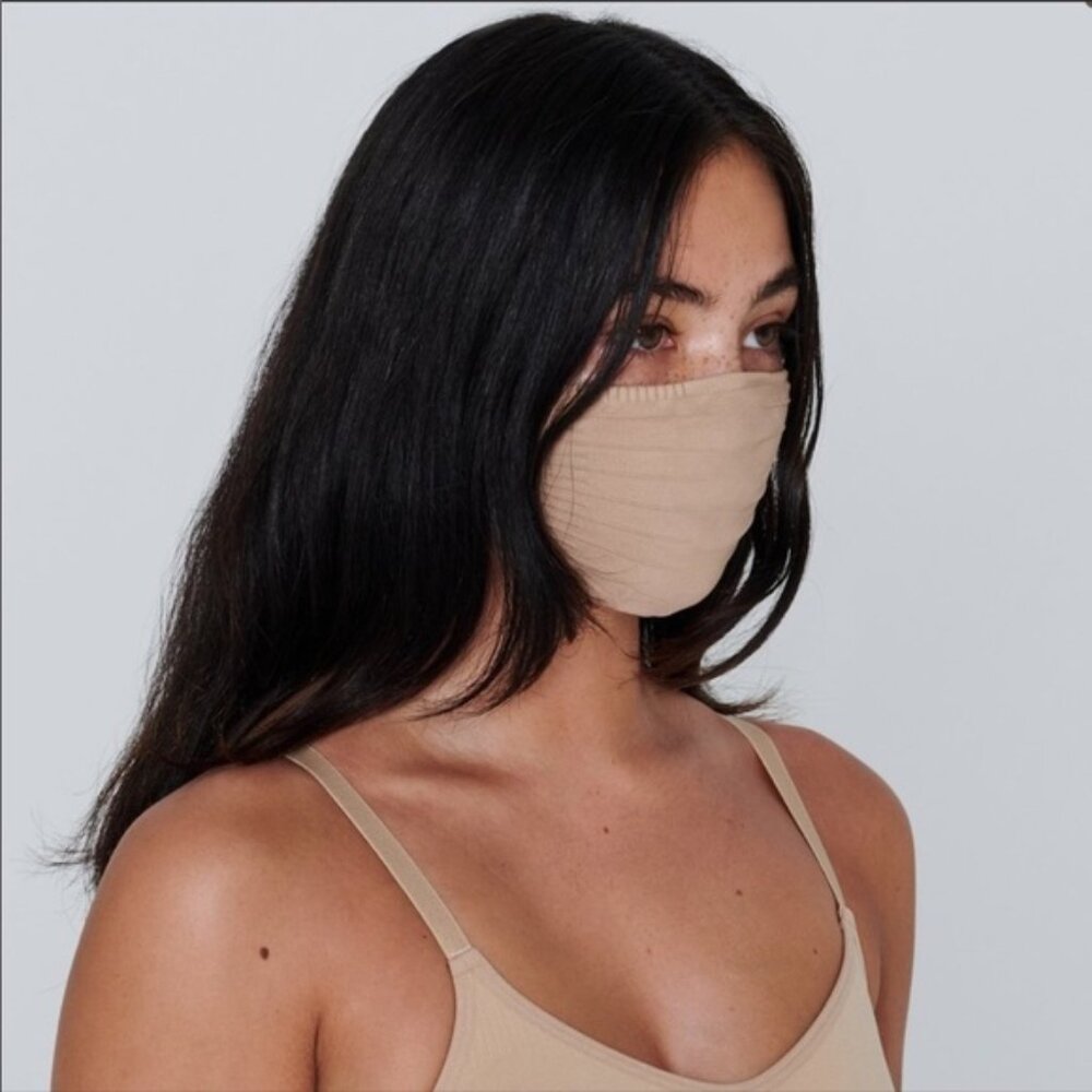 SKIMS CLAY seamless face mask 😷